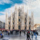 Duomo di Milano con folla