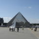 La Piramide del Louvre a Parigi.