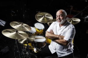 Il batterista jazz Peter Erskine.