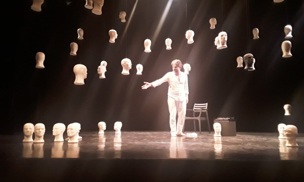 Emanuele Santoro, un dolente e stralunato Moscarda L'Osservatore