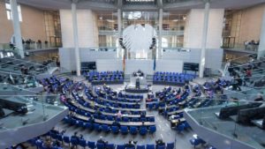 Seduta plenaria del Bundestag tedesco sulle conseguenze della pandemia di coronavirus.