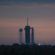 Il razzo Falcon-9 con la capsula Crew Dragon della missione Demo-2 sulla piattaforma di lancio 39A di Cape Canaveral