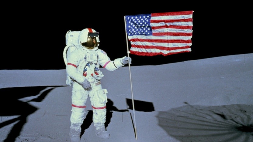 L'astronauta Alan Shepard di Apollo 14 sulla Luna