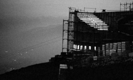 Un fotogramma del film di Vili Hermann con la chiesa del Tamaro in costruzione.