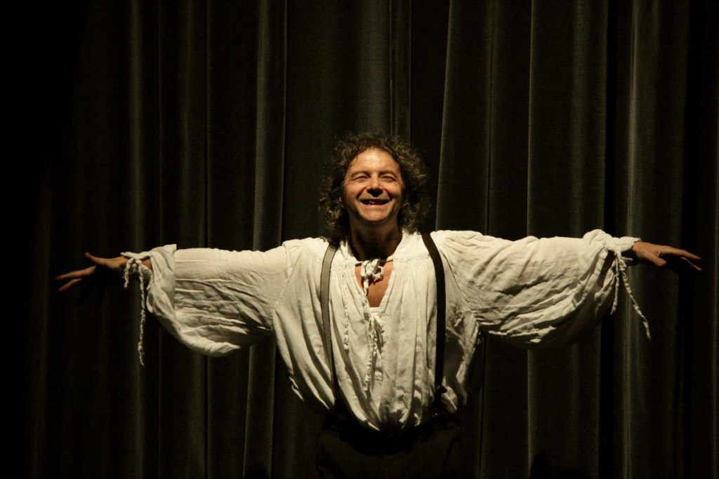 Daniele Finzi Pasca in "Icaro"