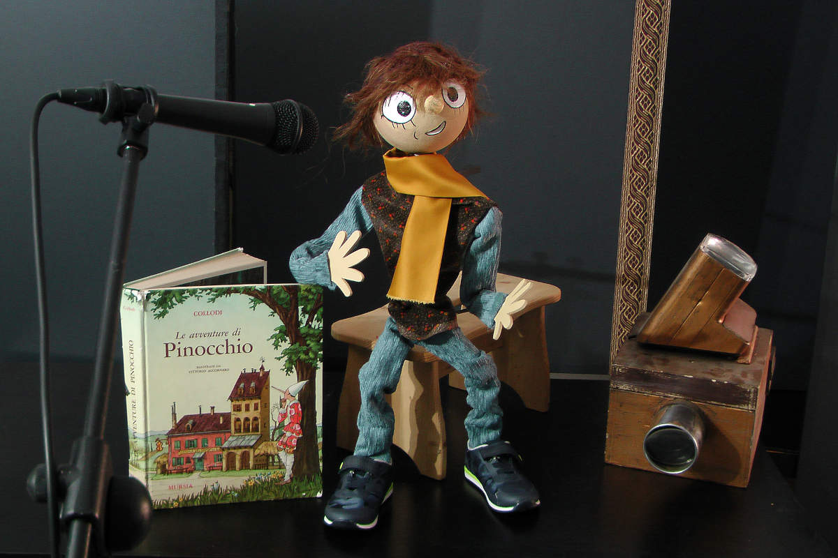 Pinocchio in studio