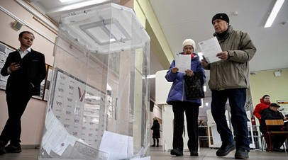 Cittadini alle urne per le elezioni presidenziali russe del 2024