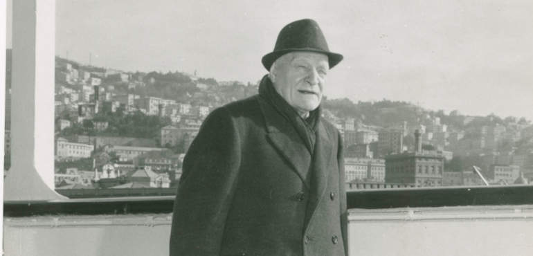 Ritratto del poeta Giuseppe Ungaretti a bordo della nave Cristoforo Colombo nel 1964