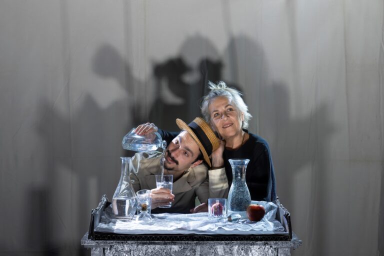 Teatro Pan - Dalla mela al sole