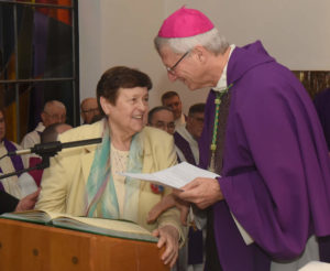 Cento anni delle Teresine - Mons. Alain de Raemy con Maria Teresa Candian