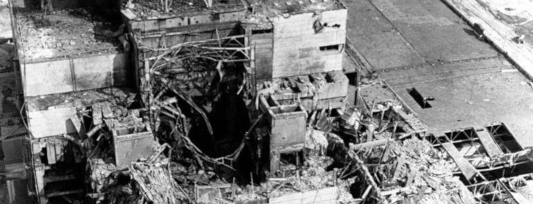 Il quarto reattore della centrale di Černobyl' diversi mesi dopo l'esplosione