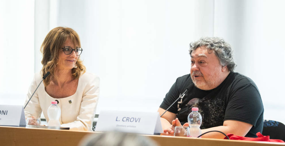 Tutti i colori del giallo 2026 - La sindaca di Massagno Simona Rusconi con il direttore artistico Luca Crovi