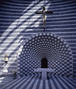 Interno della Chiesa di Mogno progettata dall'arch. Mario Botta