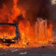 Belfast, 9 giugno 2026: abitazioni e automobili in fiamme