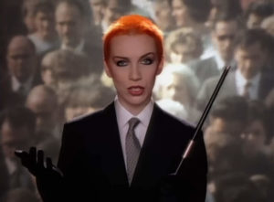 Screenshot tratto dal video del brano Sweet Dreams (Are Made of This)