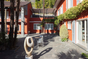 La Casa-atelier di Jean e Marguerite Arp (sulla destra), che custodisce l’archivio