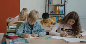 Ragazzi a scuola