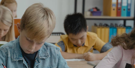 Ragazzi a scuola