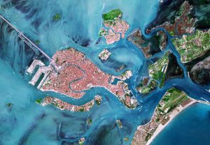 La laguna di Venezia fotografata dai satelliti IRIDE dell'ESA il 17 maggio 2026